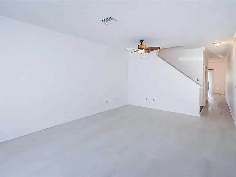 18126 Paradise Point Dr — Photo 7