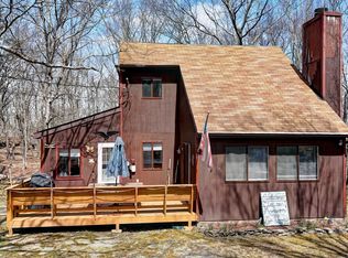 140 Robin Way, Lackawaxen, PA 18435