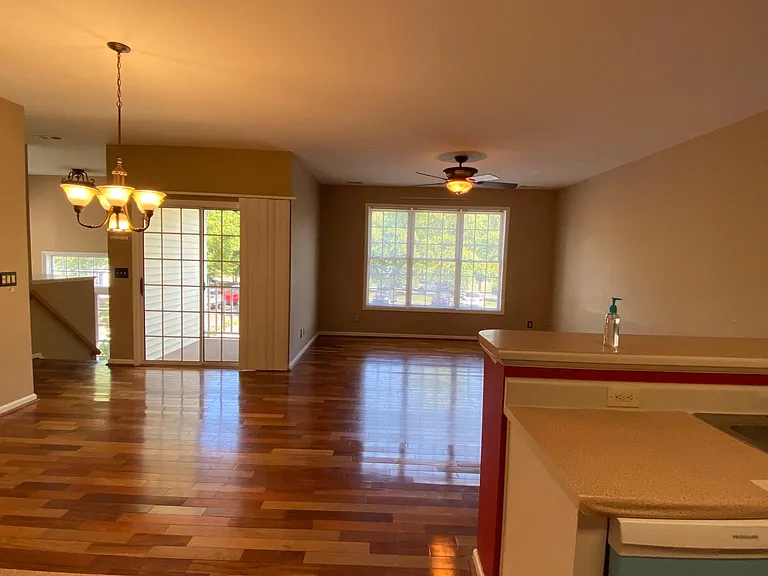 1922 Kudrow Ln — Photo 4