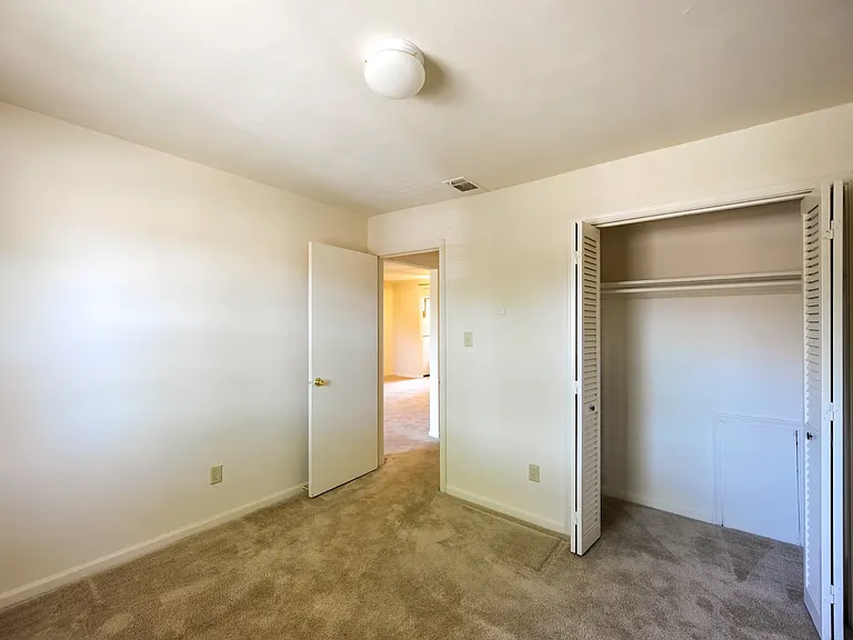 Brentwood Forest Apartments — Photo 16