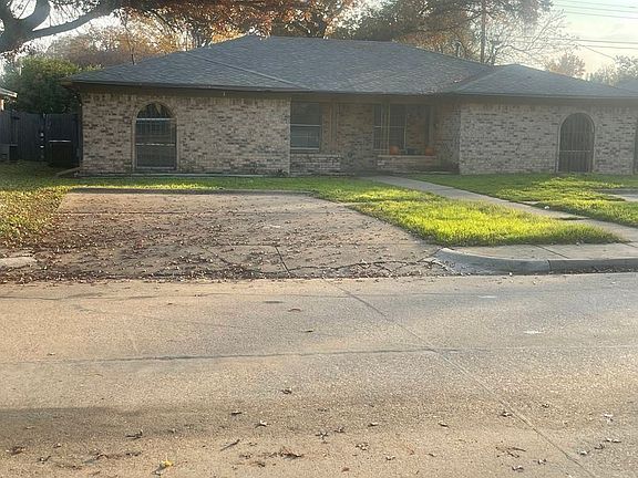 3rd image of 932 Lindy Ct
