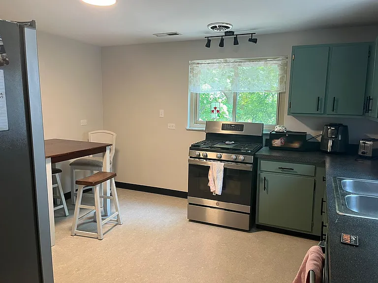 614 Garrard St #2 — Photo 10