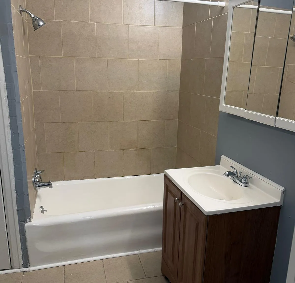 4 bed, 1200 sqft, $2,000 — Photo 3