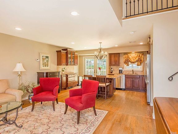 3rd image of 13 Skyview Pl