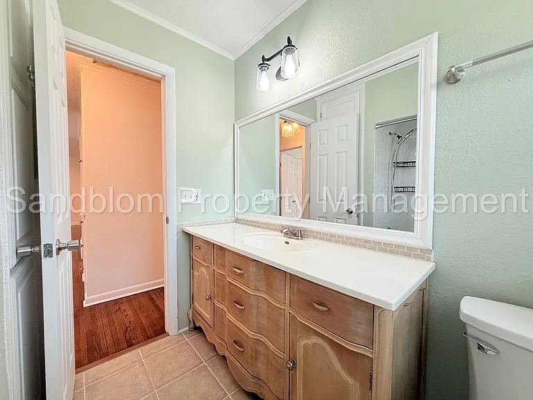 3737 E 37th Pl — Photo 19