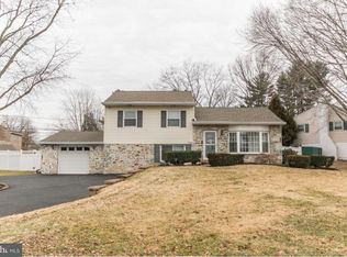 1366 Carroll Dr, Southampton, PA 18966