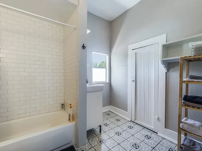 215 Blanco Rd #4 — Photo 9