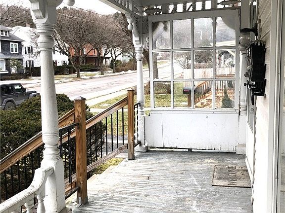 4th image of 58 Maple Street