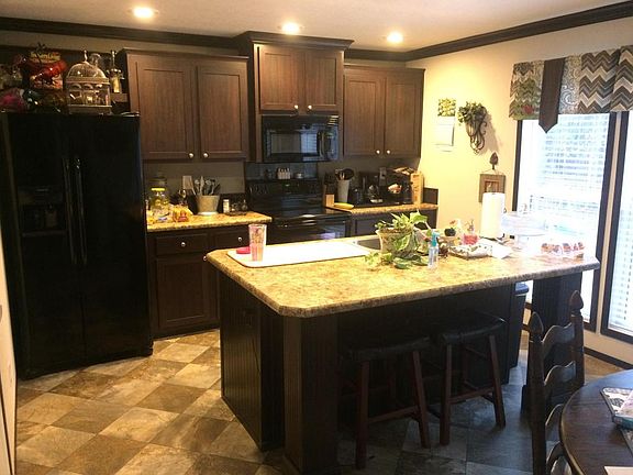 3rd image of 152 Cotton Ln