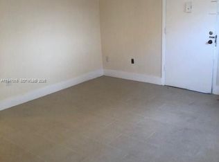 1327 NW 2nd St #3, Miami, FL 33125
