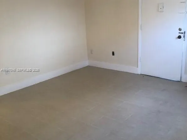 1327 NW 2nd St #3, Miami, FL 33125