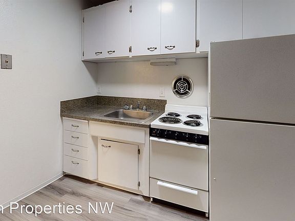 4th image of 500 NE Eastside St #2