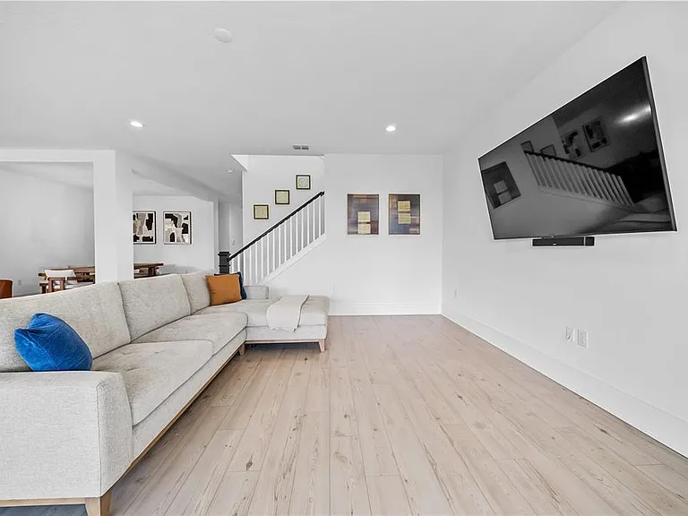 1694 Pinecliff Dr — Photo 27