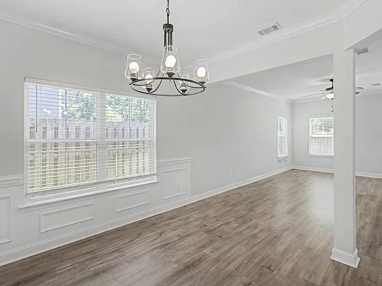 156 Hamlet Ct — Photo 3