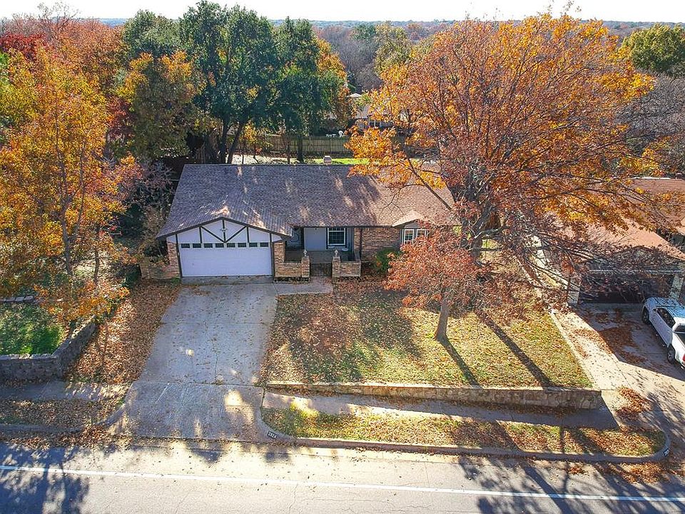 1st image of 2824 Cummings Dr