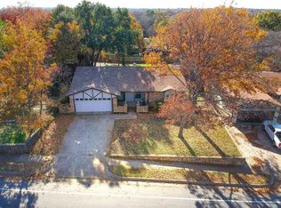 2824 Cummings Dr, Bedford, TX 76021