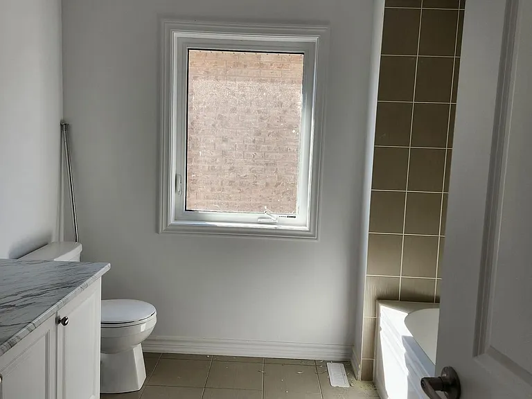 338 Russell St — Photo 13