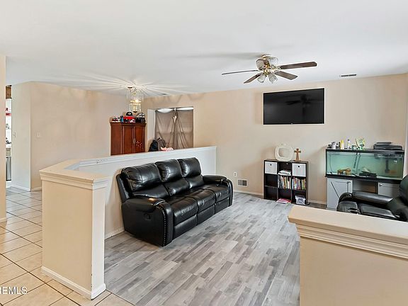 4th image of 221 Zachary Court