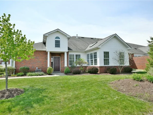 3103 Ambassador Ln, Valencia, PA 16059