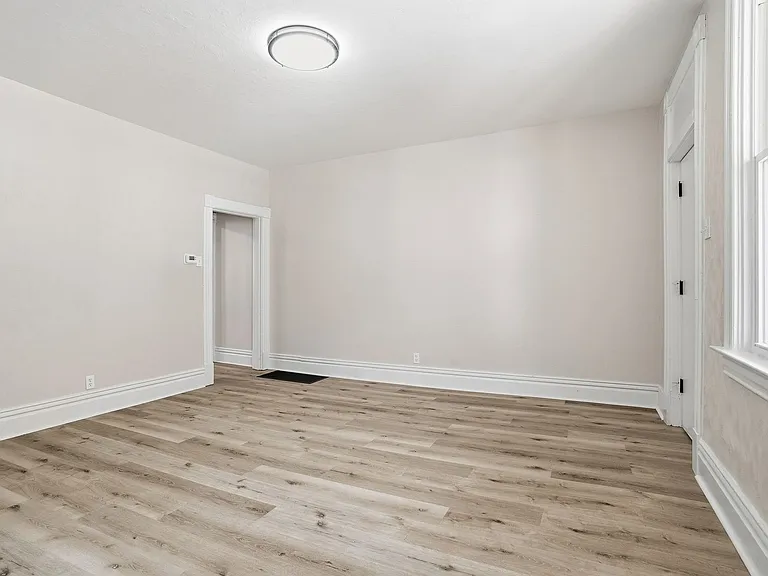 1030 Grand Ave — Photo 4