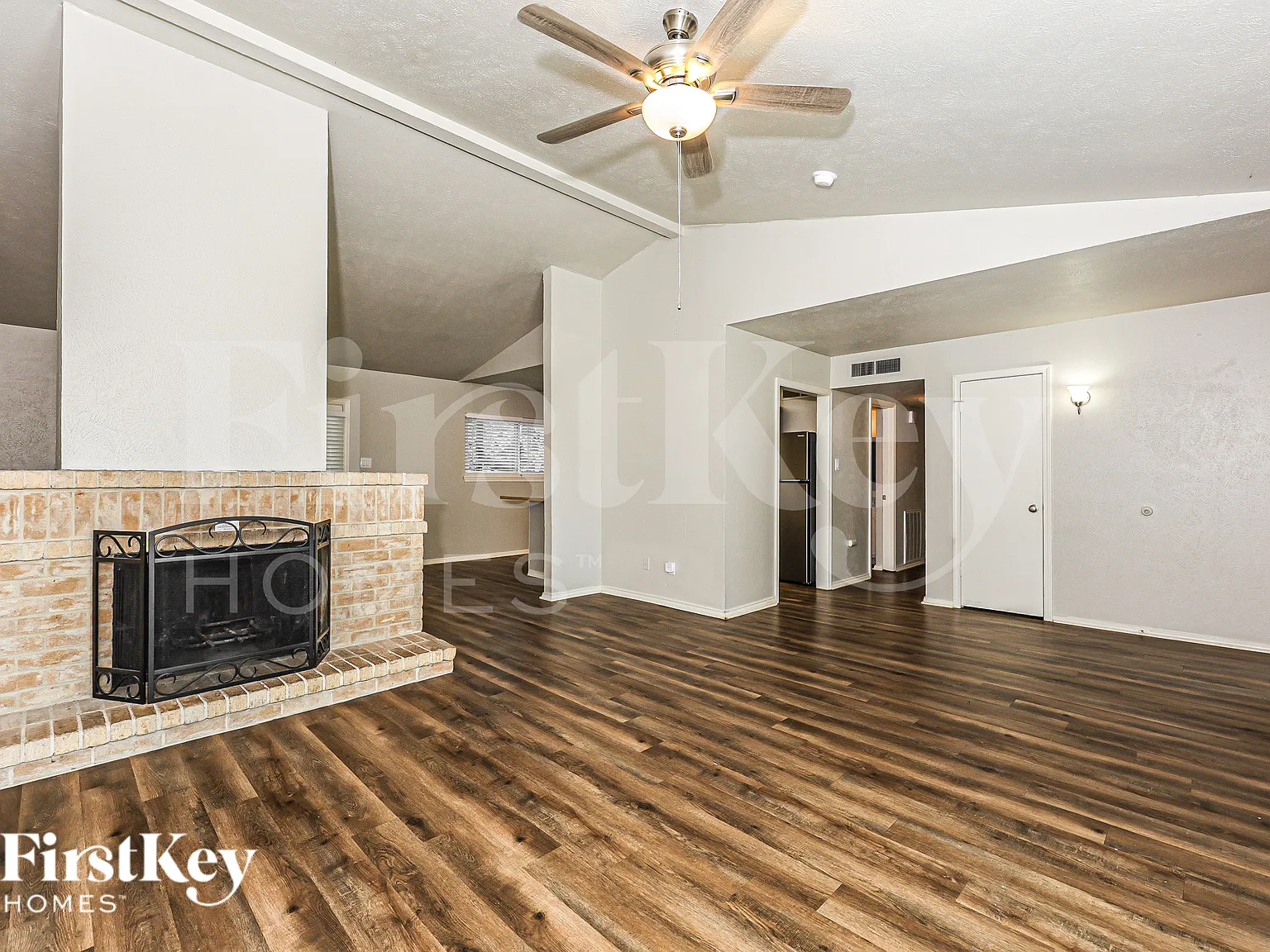 3 bed, 2.0 bath, 1539 sqft, $1,865 — Photo 2