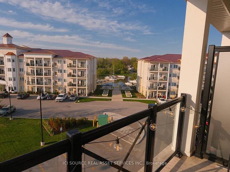 50 Lakebreeze Dr #421 — Photo 22