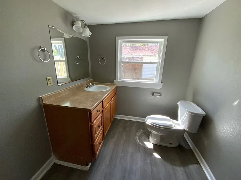 2037 N Jefferson Ave — Photo 7