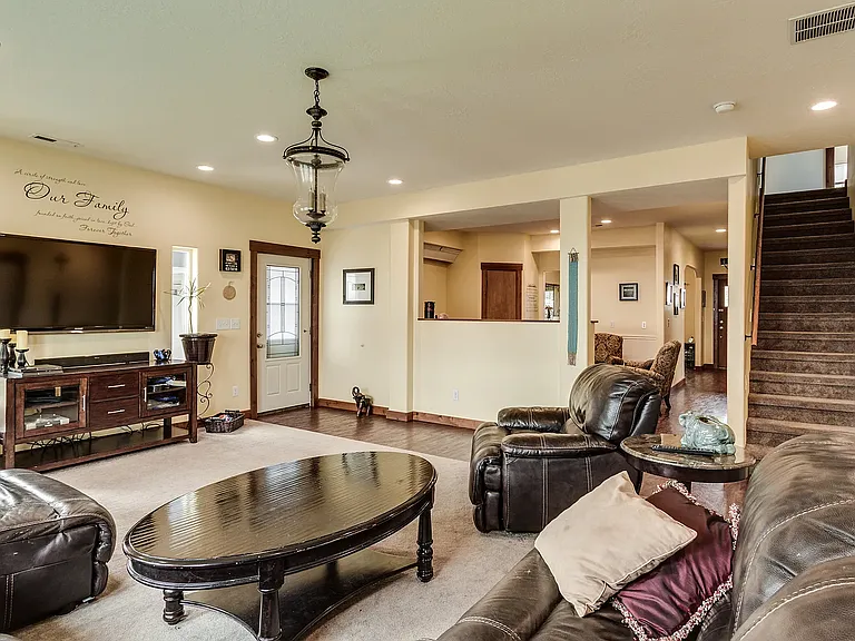 1815 S Blake Rd — Photo 13