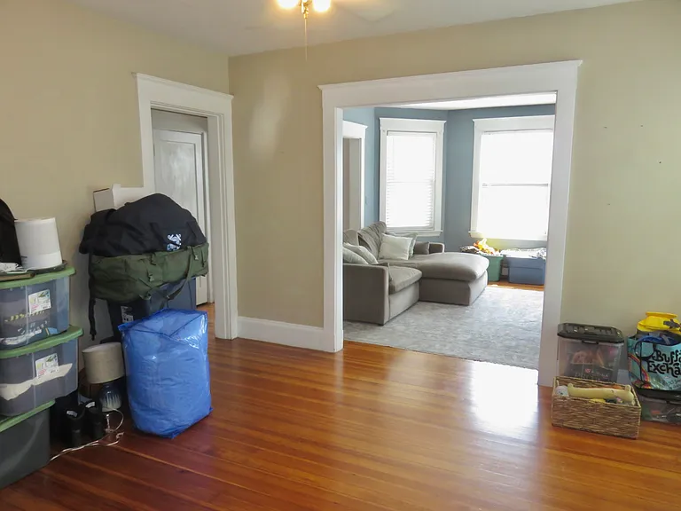 37-39 Parmenter Rd — Photo 6