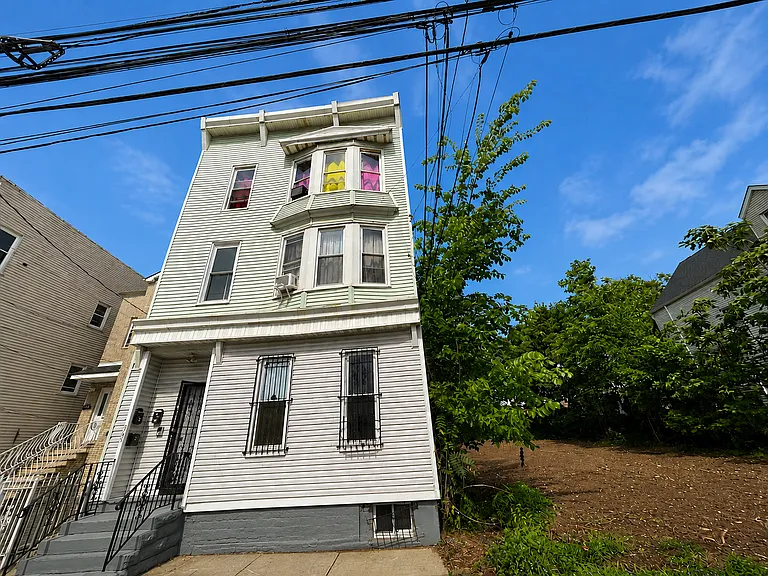 569 Hunterdon St #1 — Photo 13