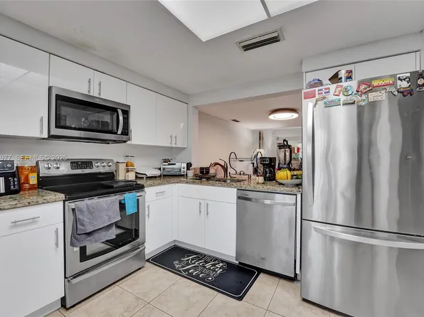 3592 NW 83rd Ln, Sunrise, FL 33351