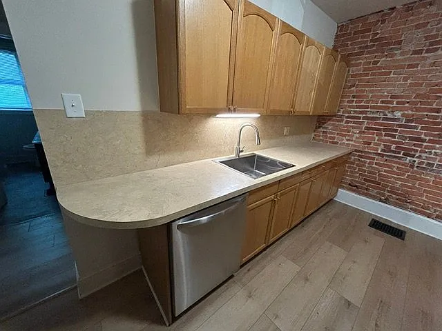 231 W 14th St #1 — Photo 9