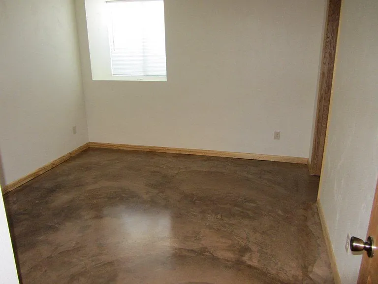 633 Lake St — Photo 8