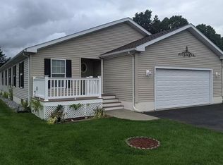 101 Sunrise Ln, Chicopee, MA 01020