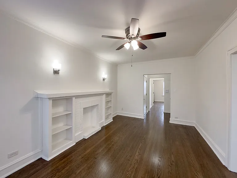 2633 W Ainslie St #4 — Photo 16