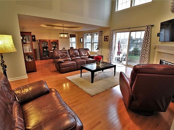 3rd image of 5050 Lake Point Ct #17