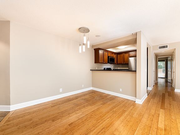 4th image of 1633 S Bentley Ave APT 102