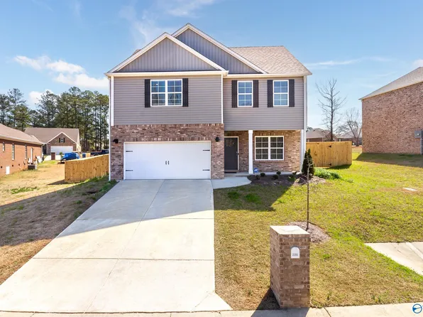 2255 Cypress Bend Cir, Gadsden, AL 35903