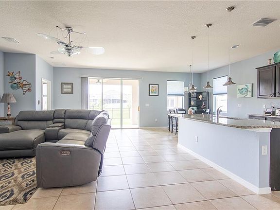 5th image of 10511 Scenic Hollow Dr