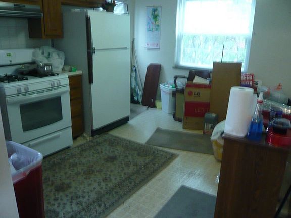 4th image of 1452 Van Fleet Ave