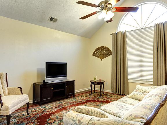 3rd image of 4804 Edge Valley Ln