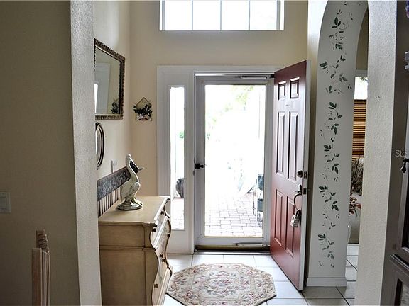 3rd image of 217 Fleming Ln