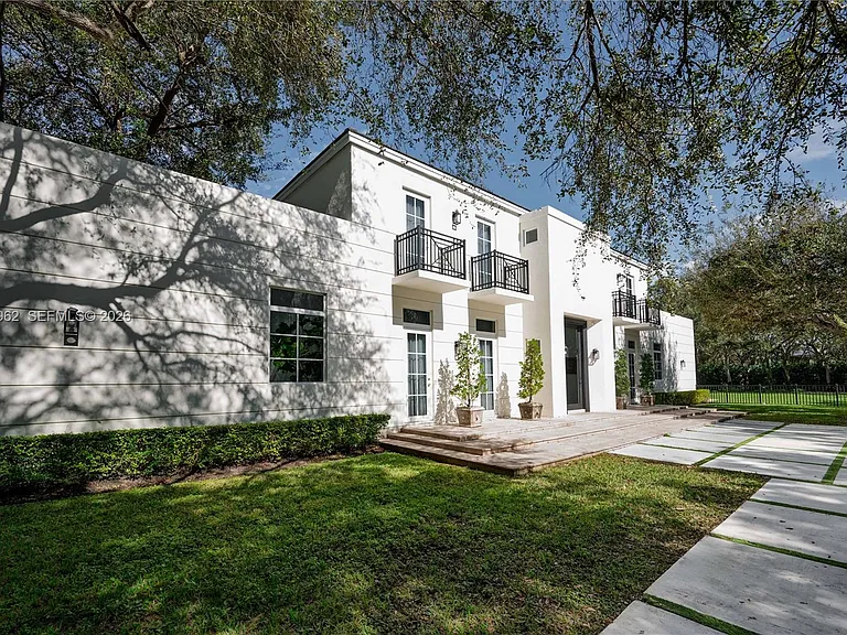 6355 SW 114th St — Photo 3
