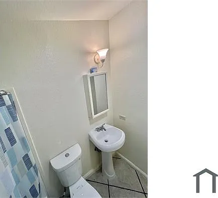 820 31st St #B — Photo 11