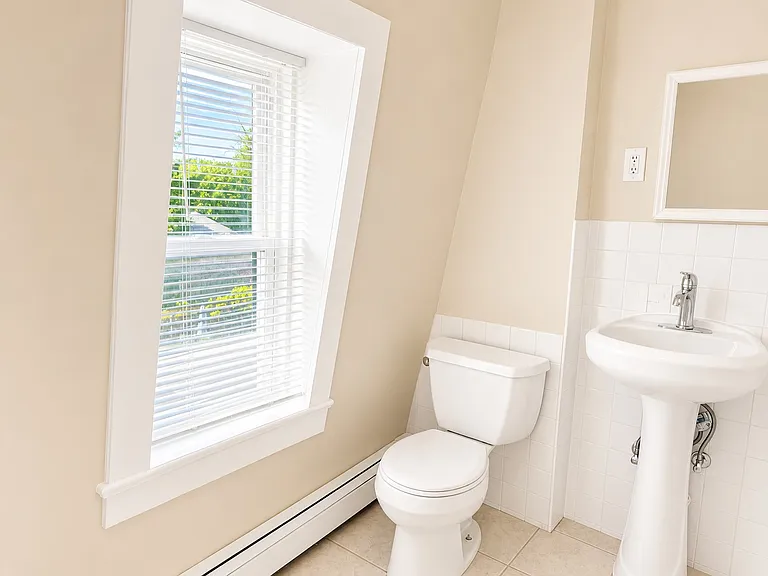 65 E New St #3 — Photo 15