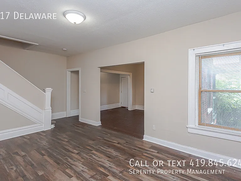 517 W Delaware Ave — Photo 8