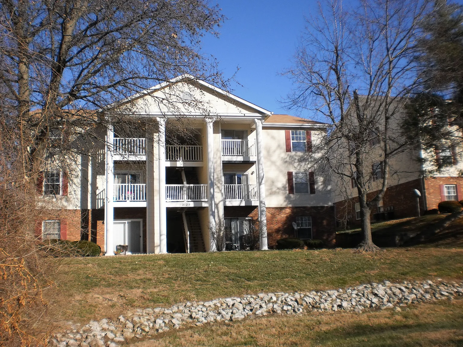 3129 Edwards Pl APT 302 photo 1