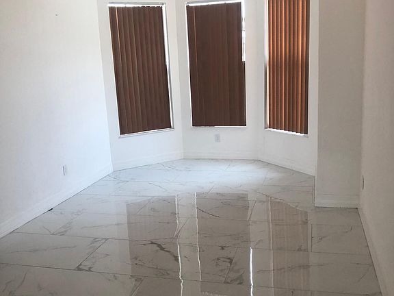 3rd image of 4627 SW 14th Pl