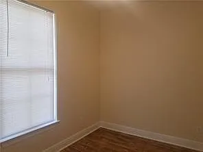 614 N Woodlawn Ave — Photo 8