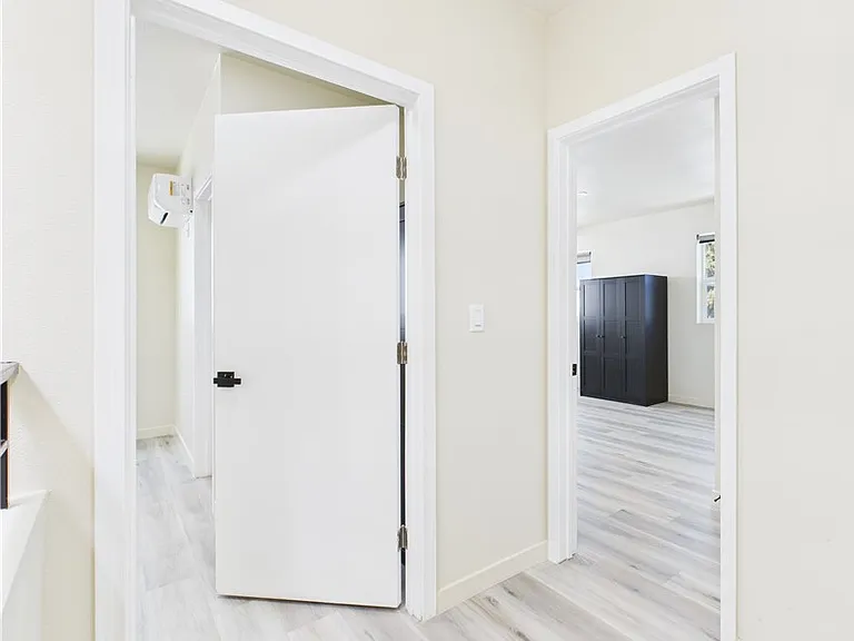 8457 Langdon — Photo 24